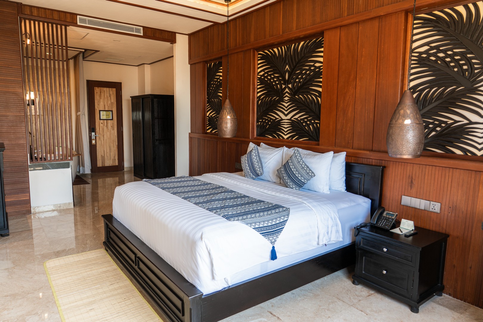 Junior Club Suite - Adult 18+ only
