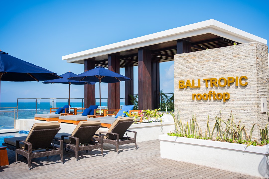 Rooftop Bliss: Bask in Bali’s Golden Hours